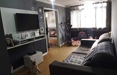 Imagem: O apartamento possui 2 Dormitórios, 1 Banheiro, 1 Vaga na garagem