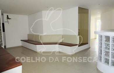 Imagem: O depósito possui 1 Vaga na garagem, 145m² de Área e está