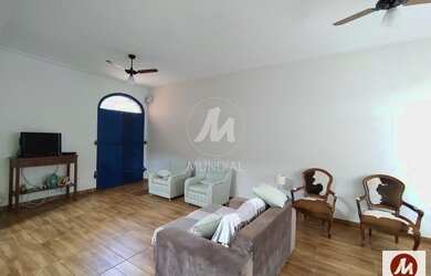 Imagem: O depósito possui 3 Vagas na garagem, 302m² de Área e está