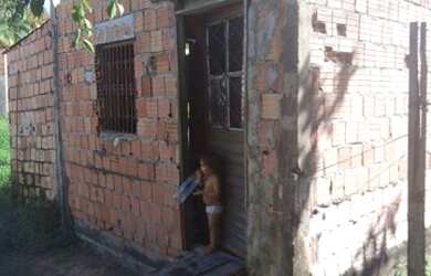 Imagem: A casa possui 1 Dormitório, 1 Banheiro e está localizado