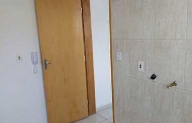 Imagem: O apartamento possui 1 Dormitório, 1 Banheiro, 1 Vaga na garagem