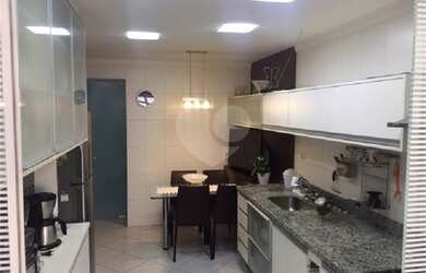 Imagem: O apartamento possui 3 Dormitórios, 4 Banheiros, 2 Vagas na