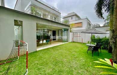 Imagem: A casa em condomínio possui 4 Dormitórios, 5 Banheiros, 4