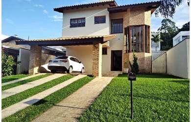 Imagem: A casa em condomínio possui 3 Dormitórios, 3 Banheiros, 2