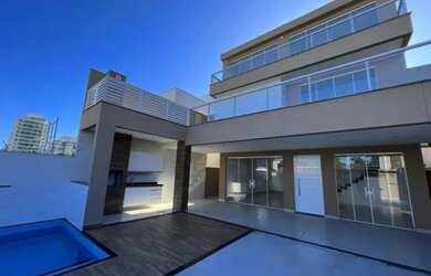 Imagem: A casa em condomínio possui 3 Dormitórios, 4 Banheiros, 2