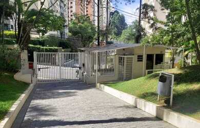 Imagem: O apartamento possui 3 Dormitórios, 1 Banheiro, 1 Vaga na garagem