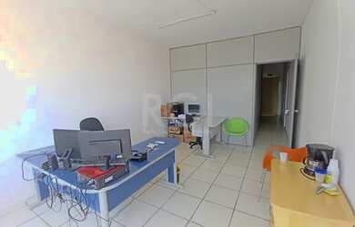 Imagem: O depósito possui 50m² de Área e está localizado em Petrópolis