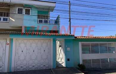 Imagem: A casa possui 3 Dormitórios, 4 Banheiros, 5 Vagas na garagem