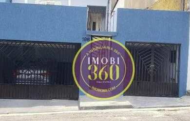 Imagem: A casa possui 3 Dormitórios, 2 Banheiros, 4 Vagas na garagem