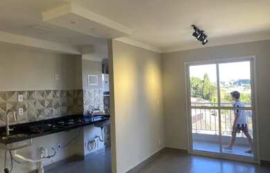 Imagem: O apartamento possui 2 Dormitórios, 1 Banheiro, 1 Vaga na garagem