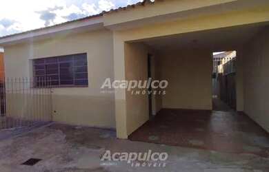 Imagem: A casa possui 3 Dormitórios, 2 Banheiros, 2 Vagas na garagem