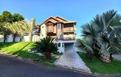 Imagem: A casa em condomínio possui 3 Dormitórios, 5 Banheiros, 4