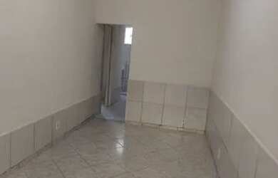 Imagem: A casa possui 1 Dormitório, 1 Banheiro, 32m² de Área e está