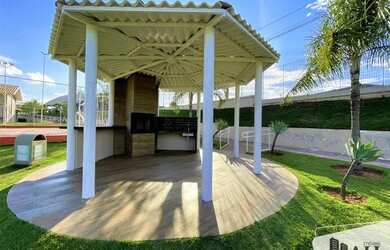 Imagem: O terreno possui 200m² de Área e está localizado em Ideal