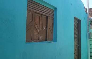 Imagem: A casa possui 1 Dormitório, 1 Banheiro e está localizado