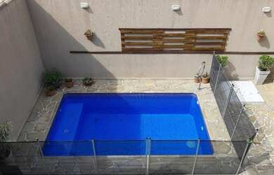 Imagem: A casa em condomínio possui 3 Dormitórios, 3 Banheiros, 2