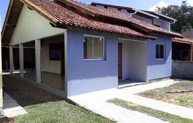 Imagem: A casa em condomínio possui 3 Dormitórios, 2 Banheiros, 3