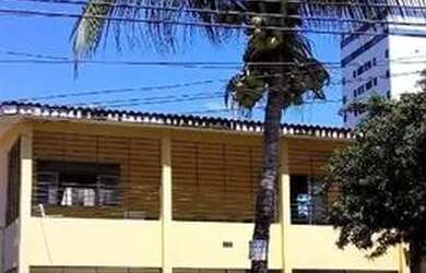 Imagem: A casa possui 4 Dormitórios, 4 Banheiros, 2 Vagas na garagem