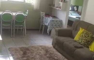 Imagem: O apartamento possui 2 Dormitórios, 1 Banheiro, 1 Vaga na garagem