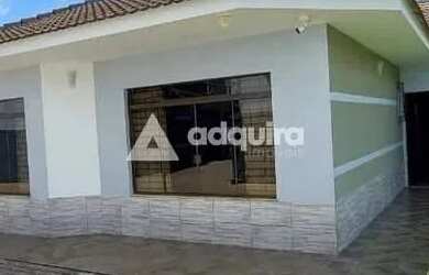 Imagem: A casa possui 4 Dormitórios, 2 Banheiros, 2 Vagas na garagem