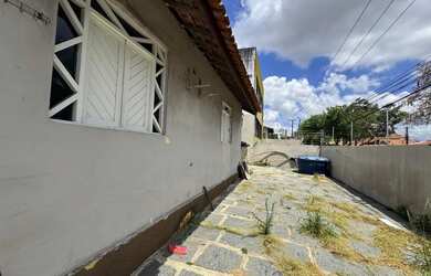 Imagem 6: Casa de esquina à venda no bairro Santa Rosa