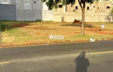 Imagem 2: Terreno disponível para venda no bairro Novo Mundo em Uberlândia-MG