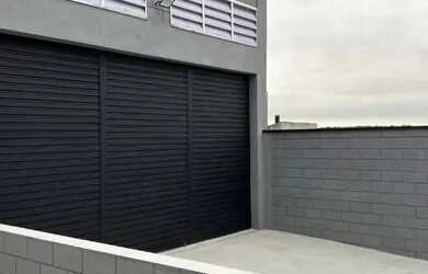 Imagem: O depósito possui 5 Vagas na garagem, 96m² de Área, Imóvel