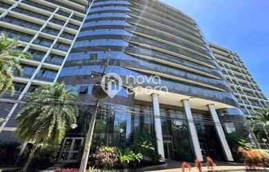 Imagem: O depósito possui 1 Vaga na garagem, 25m² de Área e está