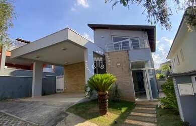 Imagem: A casa em condomínio possui 3 Dormitórios, 4 Banheiros, 2