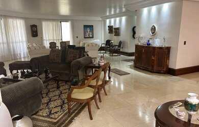 Imagem: O apartamento possui 4 Dormitórios, 5 Banheiros, 4 Vagas na