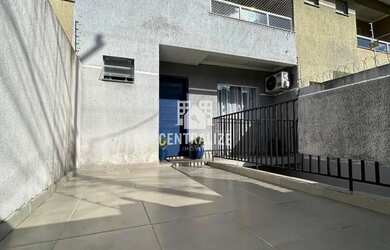 Imagem: A casa possui 2 Dormitórios, 2 Banheiros, 3 Vagas na garagem