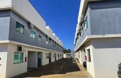 Imagem: A casa em condomínio possui 3 Dormitórios, 3 Banheiros, 2