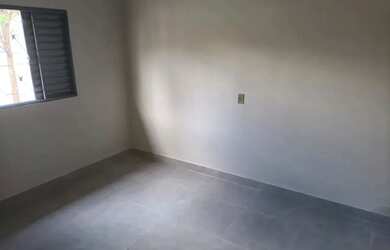 Imagem 2: CASA SETOR JARDIM EUROPA DE DOIS QUARTOS SALA COZINHA E GARAGEM