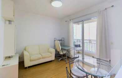 Imagem: O apartamento possui 1 Dormitório, 1 Banheiro, 1 Vaga na garagem