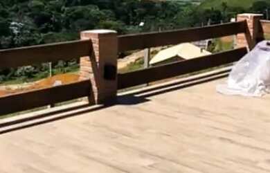 Imagem: O terreno possui 600m² de Área e está localizado em Campos