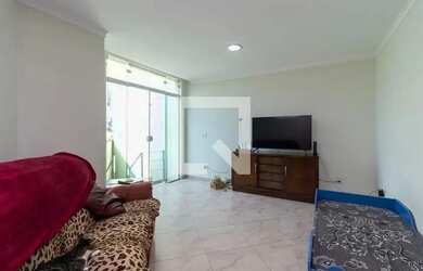 Imagem: A casa possui 3 Dormitórios, 3 Banheiros, 2 Vagas na garagem