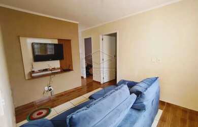 Imagem: A casa possui 2 Dormitórios, 2 Banheiros, 2 Vagas na garagem