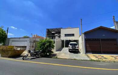 Imagem: O depósito possui 2 Vagas na garagem, 98m² de Área e está