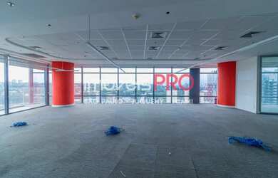 Imagem: O depósito possui 5 Vagas na garagem e 1056m² de Área e está