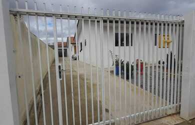 Imagem: A casa em condomínio possui 2 Dormitórios e 1 Banheiro e está