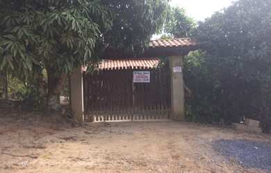 Imagem: A casa possui 2 Dormitórios, 2 Banheiros, 4 Vagas na garagem