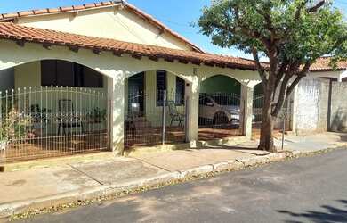 Imagem 2: Imóvel residencial AC 153m² e AT 374m² - Vila Dourado - Taiúva/SP