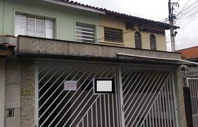 Imagem: A casa possui 3 Dormitórios, 1 Banheiro, 2 Vagas na garagem