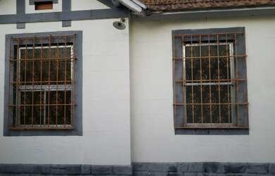 Imagem: A casa possui 5 Dormitórios, 4 Banheiros, 5 Vagas na garagem