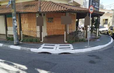Imagem: O depósito possui 300m² de Área e está localizado em Vila