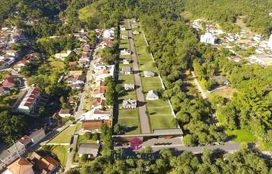 Imagem: O terreno possui 304m² de Área e está localizado em Velha