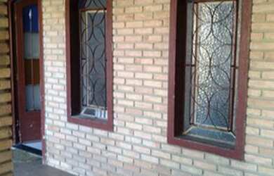 Imagem: A casa possui 4 Dormitórios, 4 Banheiros, 2 Vagas na garagem