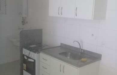 Imagem: O apartamento possui 1 Dormitório, 1 Banheiro, 1 Vaga na garagem