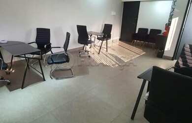 Imagem: O depósito possui 1 Vaga na garagem, 38m² de Área e está