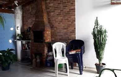 Imagem: A casa possui 2 Dormitórios, 1 Banheiro, 102m² de Área e